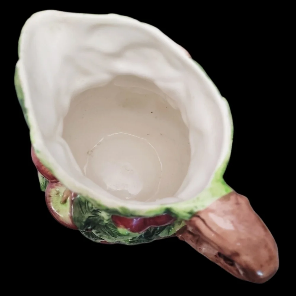 Vintage Bazaar worls brand Majolica 3-d apple pattern 64oz bev pitcher